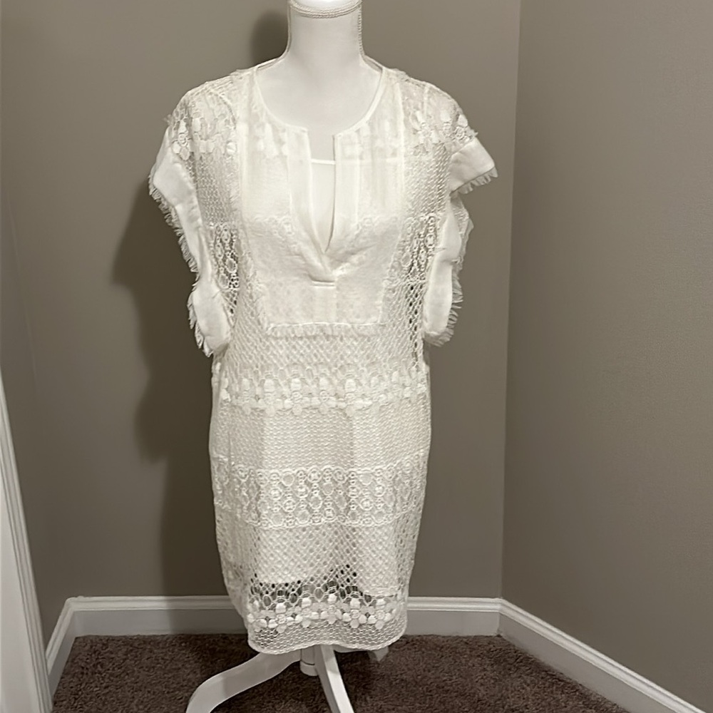 NWOT BCBG White Lace Dress - Size Medium